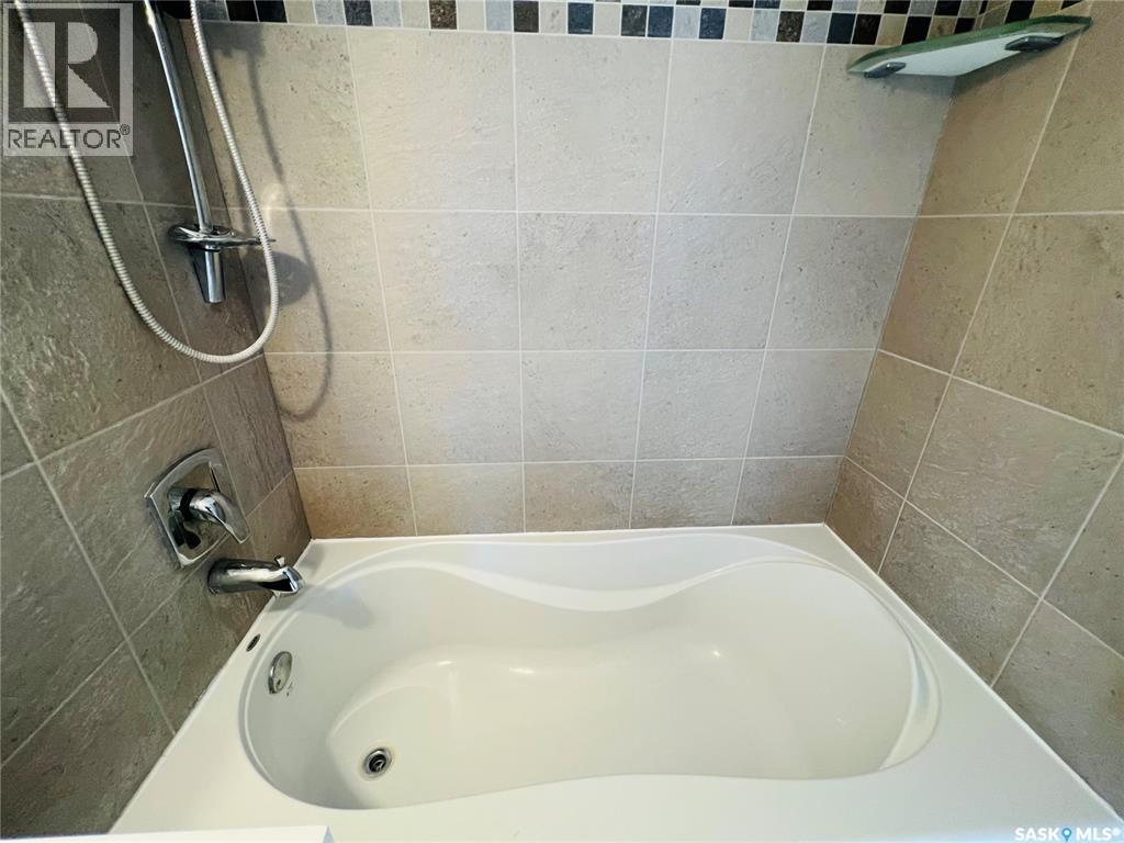 375 7th Avenue Nw, Swift Current, Saskatchewan  S9H 0Z1 - Photo 14 - SK025554