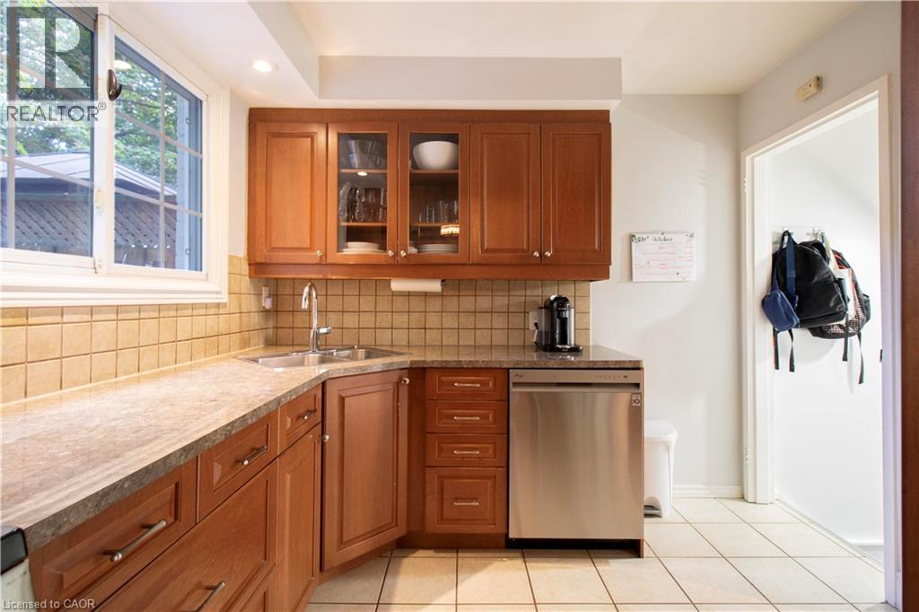 28 Glen Eden Court, Hamilton, Ontario  L9C 6H6 - Photo 12 - 40779249