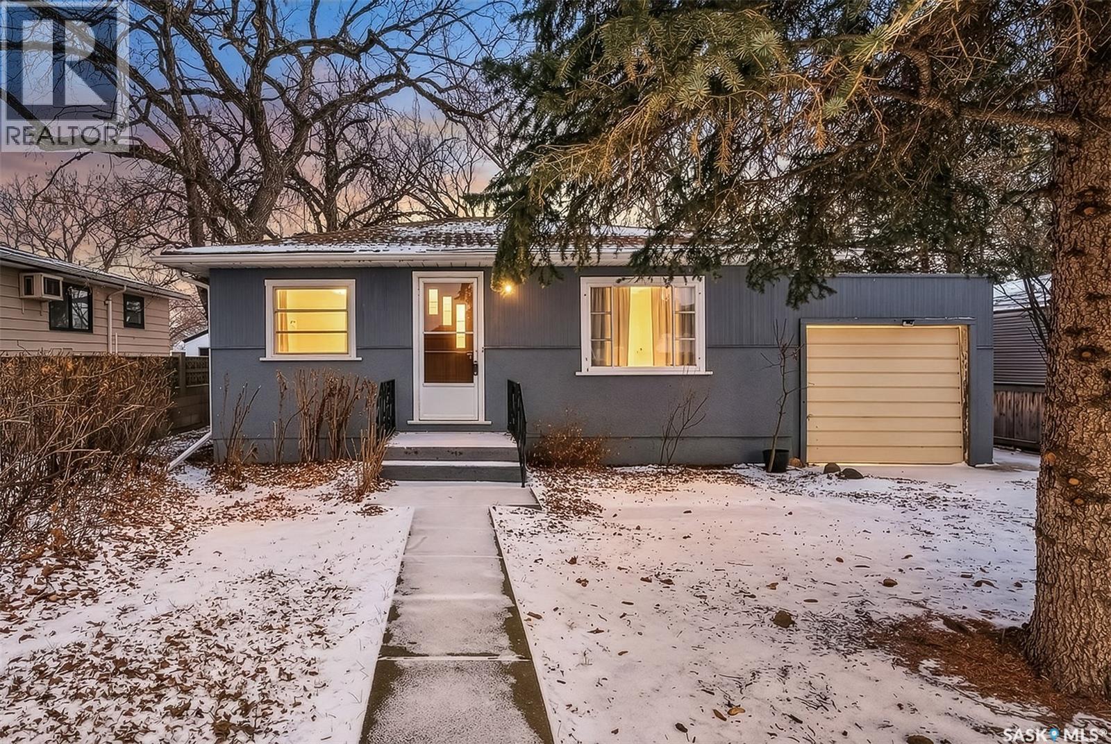 530 Duffield Street W, Moose Jaw, Saskatchewan  S6H 5H9 - Photo 1 - SK025562