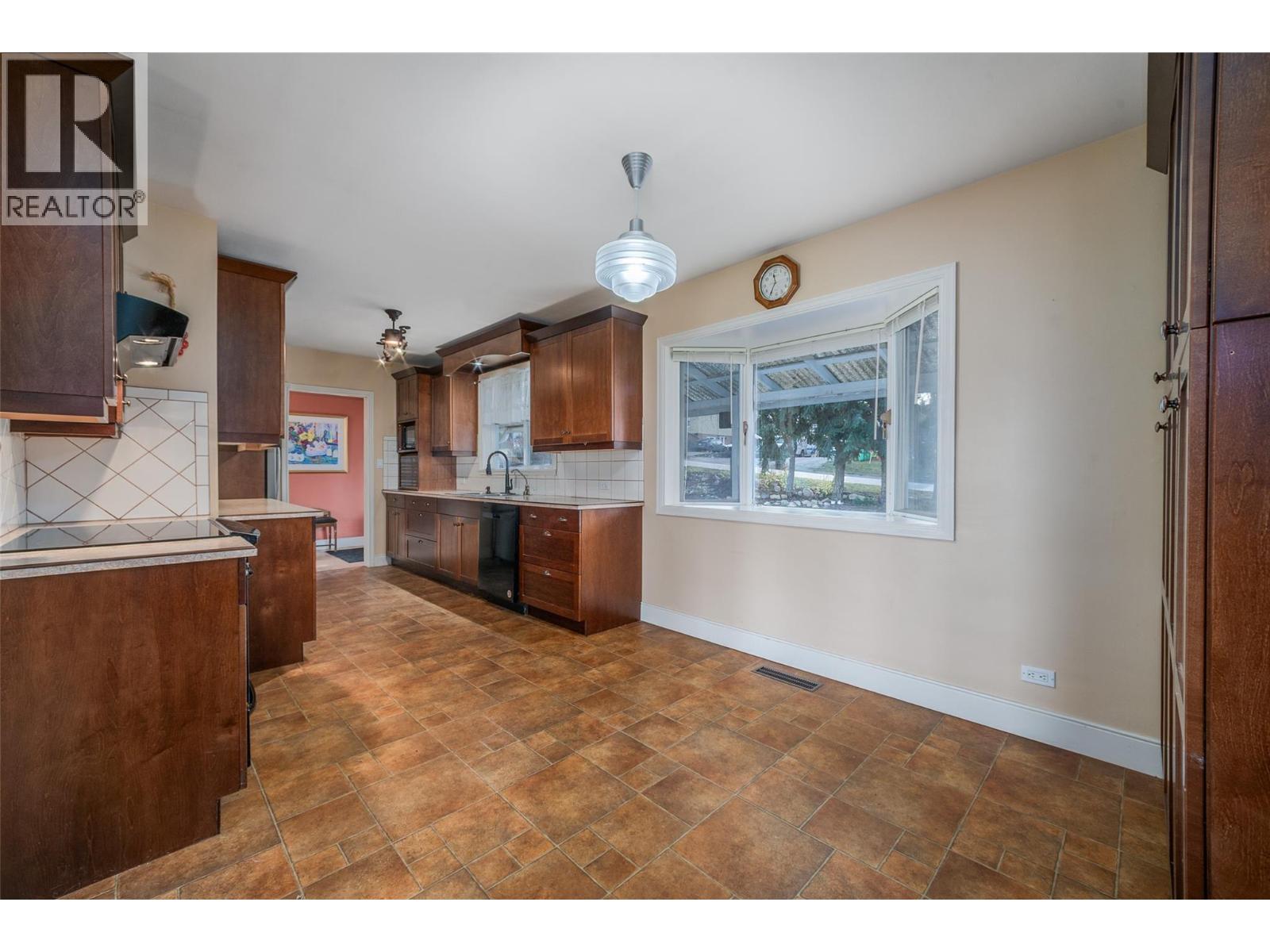 1805 39 Avenue, Vernon, British Columbia  V1T 3A6 - Photo 52 - 10369891