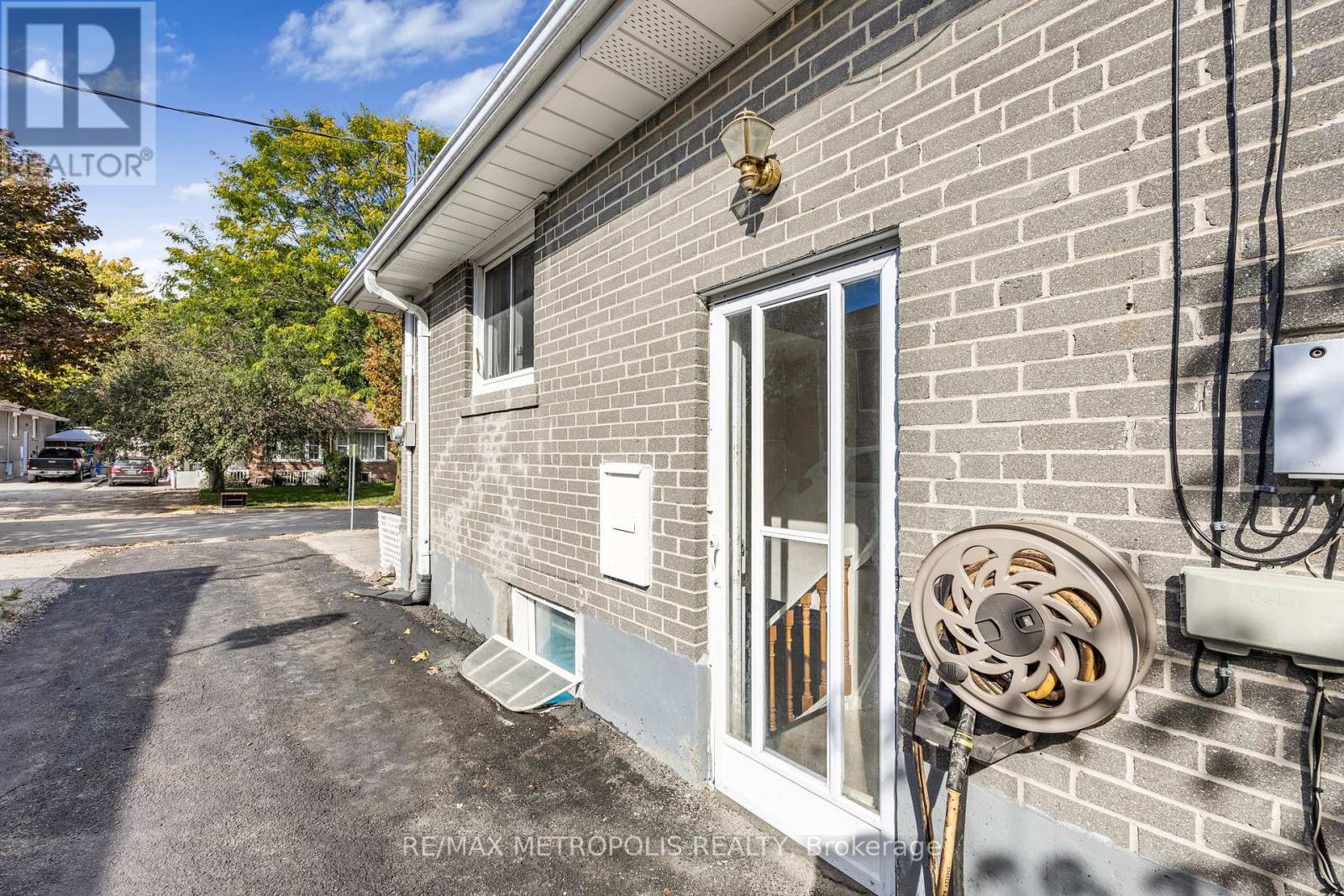 Basement - 228 Penn Avenue S, Newmarket (Bristol-London), Ontario  L3Y 2S5 - Photo 15 - N12630456