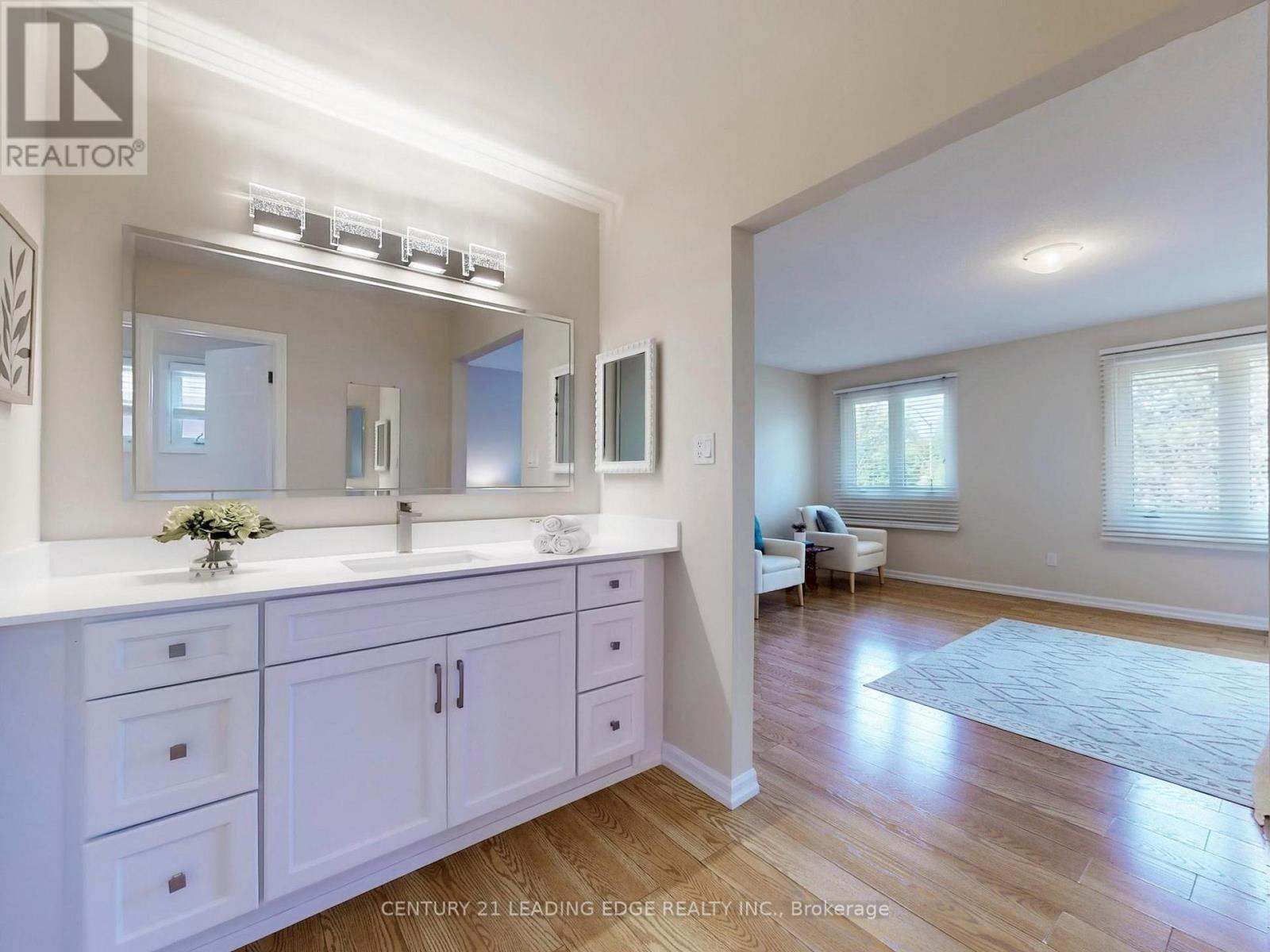 547 Village Parkway, Markham, Ontario  L3R 4K7 - Photo 21 - N12443464