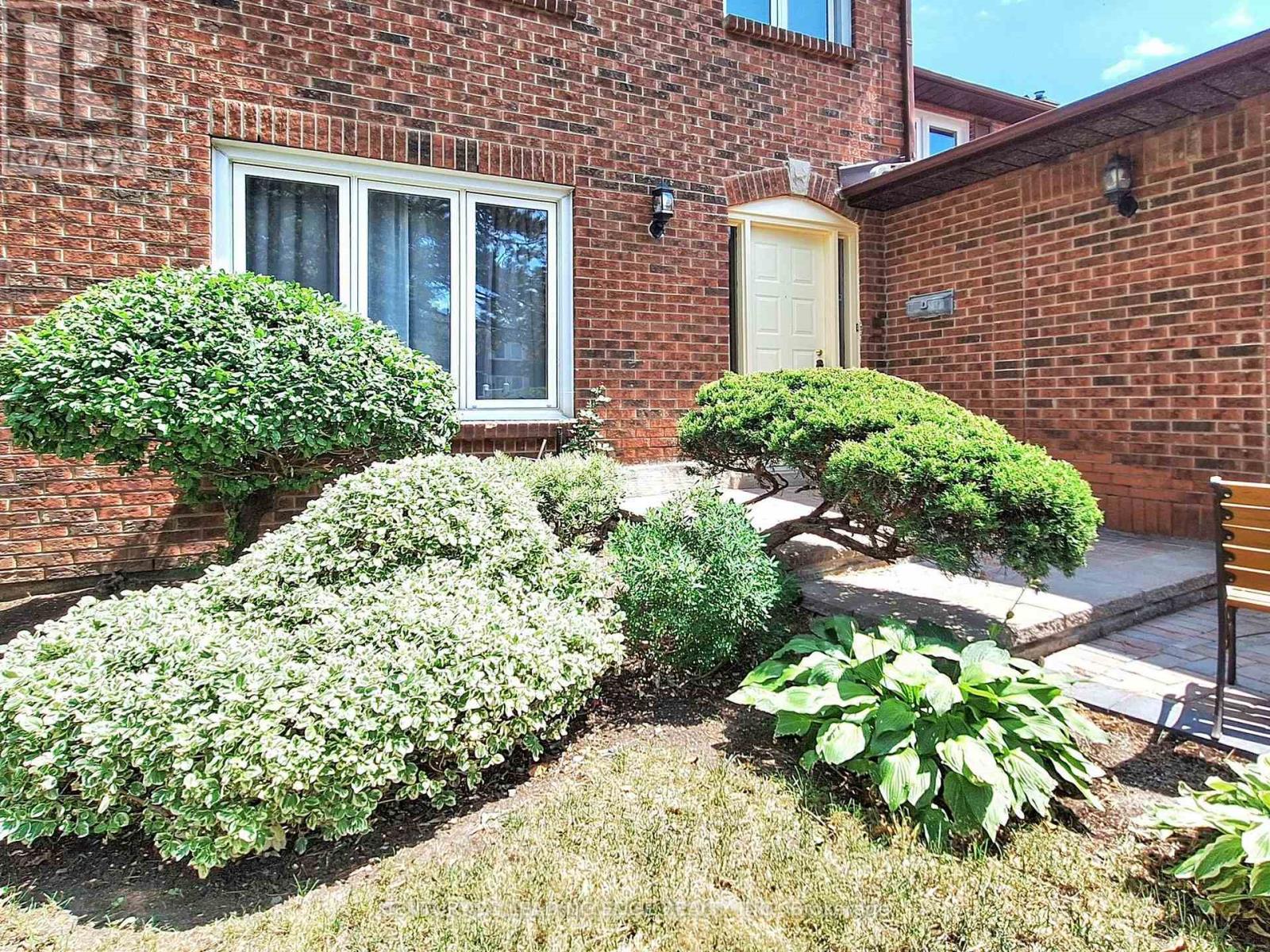 547 Village Parkway, Markham, Ontario  L3R 4K7 - Photo 43 - N12443464