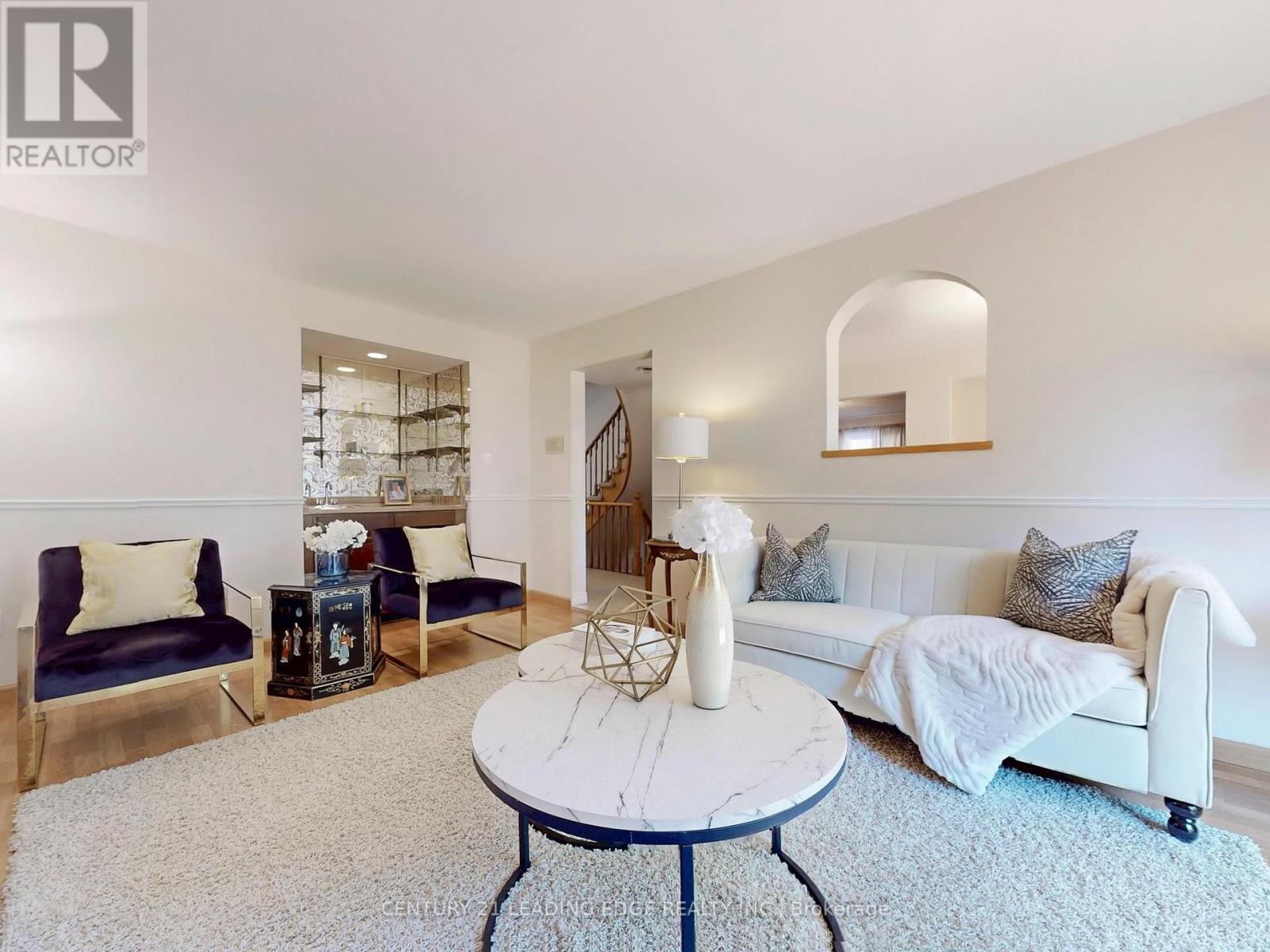 547 Village Parkway, Markham, Ontario  L3R 4K7 - Photo 4 - N12443464