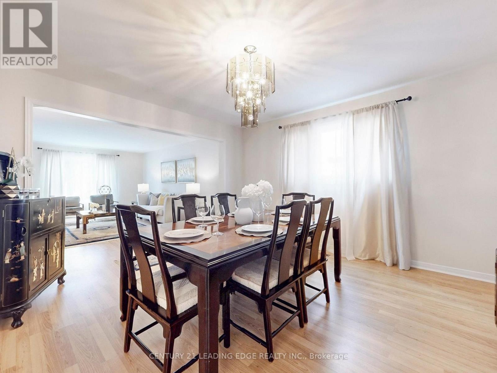 547 Village Parkway, Markham, Ontario  L3R 4K7 - Photo 9 - N12443464