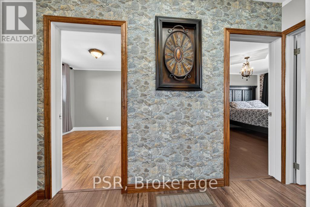 117 Sunrise Drive, Hamilton, Ontario L8K 4C5 - Photo 21 - X12537708