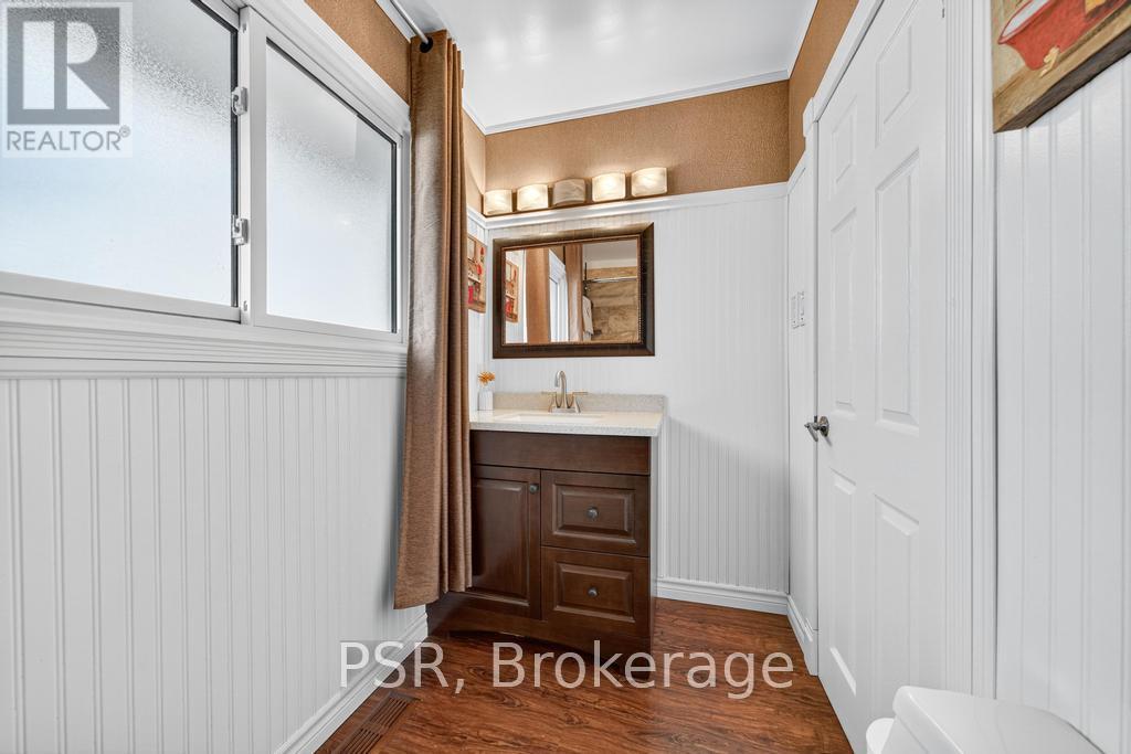 117 Sunrise Drive, Hamilton, Ontario L8K 4C5 - Photo 19 - X12537708