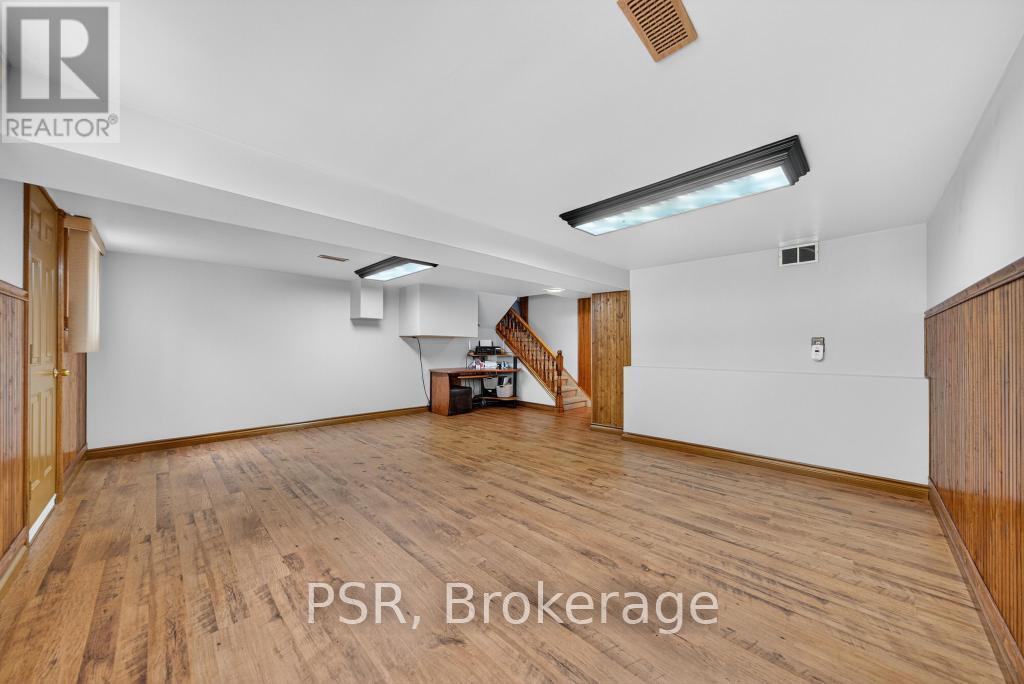 117 Sunrise Drive, Hamilton, Ontario L8K 4C5 - Photo 28 - X12537708