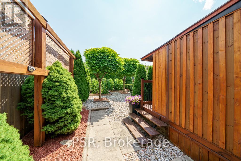 117 Sunrise Drive, Hamilton, Ontario L8K 4C5 - Photo 48 - X12537708