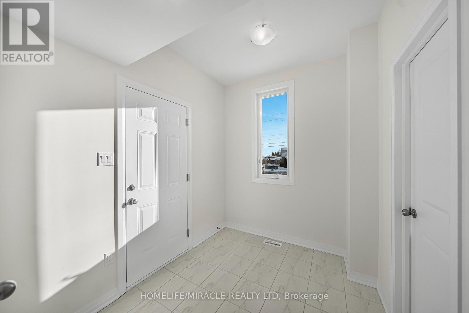 103 Windermere Boulevard, Loyalist, Ontario K0H 1G0 - Photo 12 - X12628920