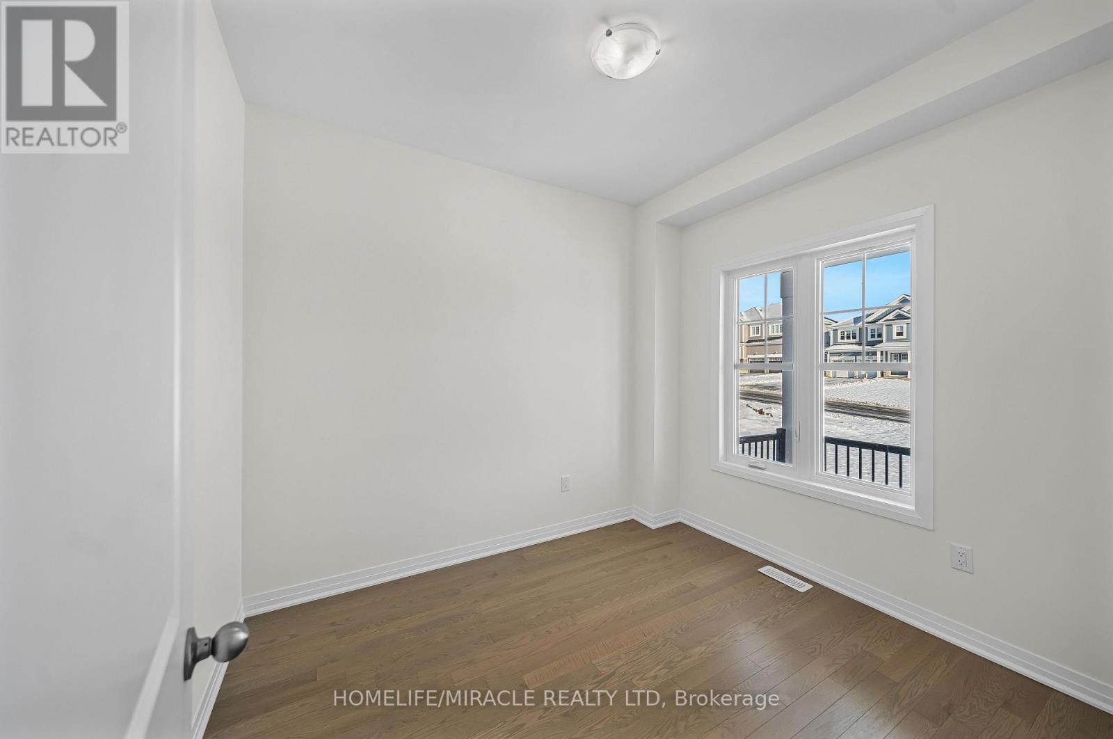 103 Windermere Boulevard, Loyalist, Ontario K0H 1G0 - Photo 5 - X12628920