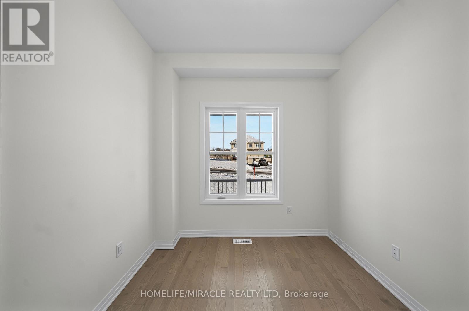 103 Windermere Boulevard, Loyalist, Ontario K0H 1G0 - Photo 6 - X12628920