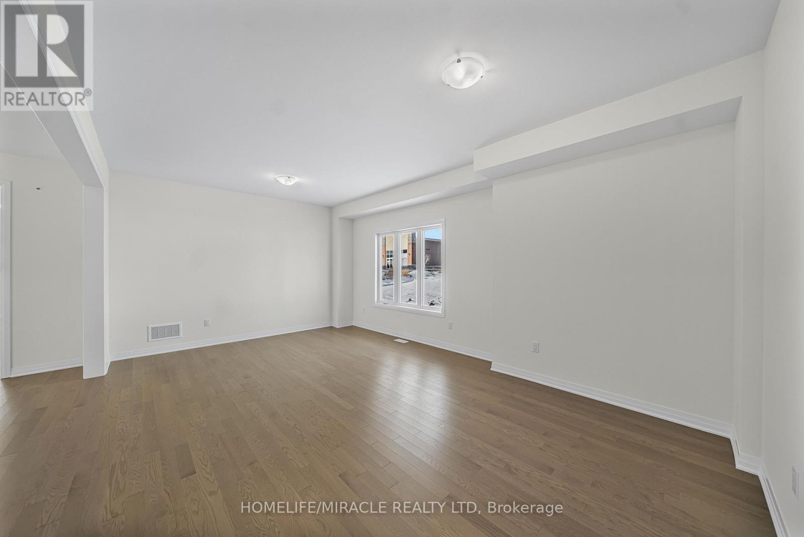 103 Windermere Boulevard, Loyalist, Ontario K0H 1G0 - Photo 8 - X12628920