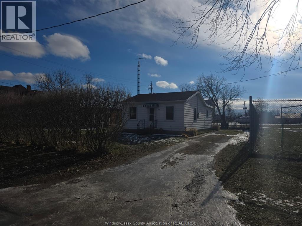 49 Delta, Harrow, Ontario N0R 1G0 - Photo 1 - 25031635