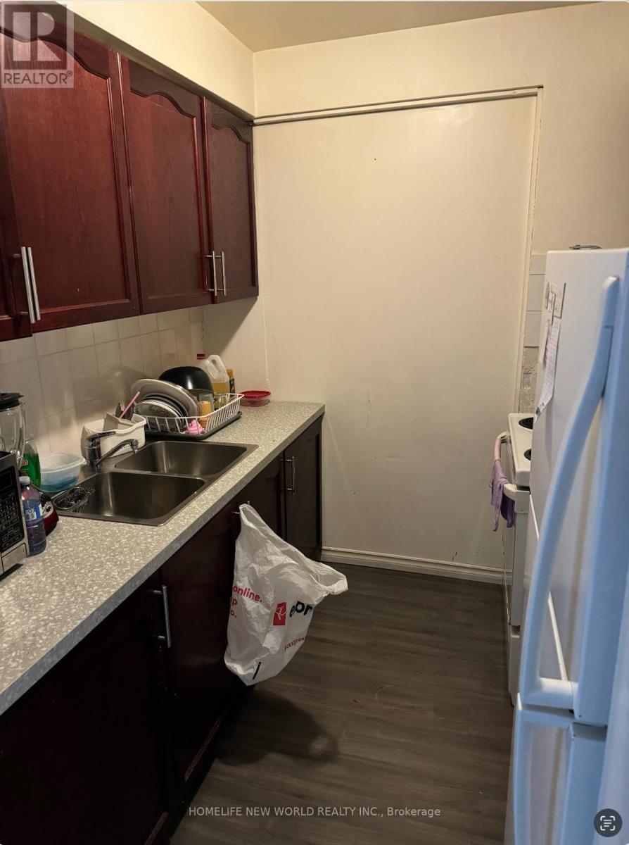 5 - 2900 Keele Street, Toronto, Ontario  M3M 0B8 - Photo 4 - W12630418