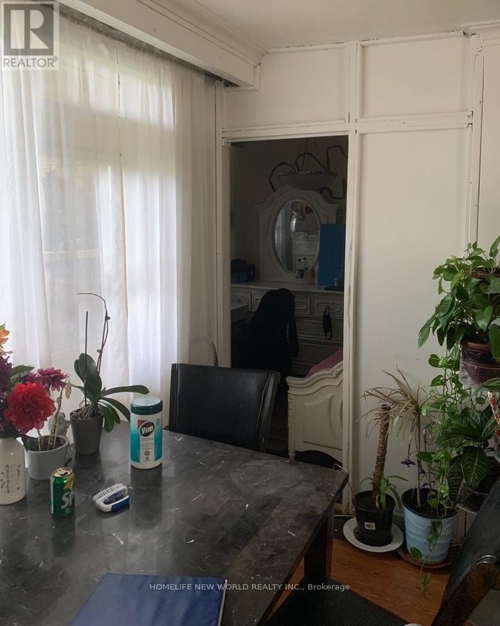 5 - 2900 Keele Street, Toronto, Ontario  M3M 0B8 - Photo 5 - W12630418