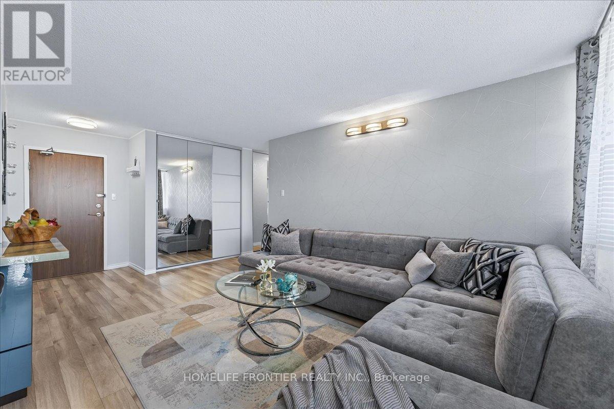 605 - 2301 Derry Road W, Mississauga, Ontario  L5N 2R4 - Photo 10 - W12630428