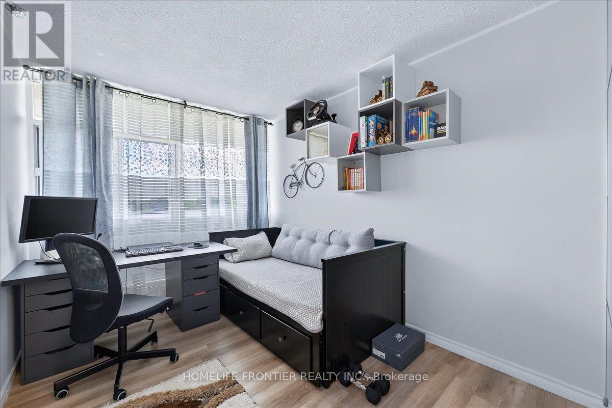 605 - 2301 Derry Road W, Mississauga, Ontario  L5N 2R4 - Photo 24 - W12630428