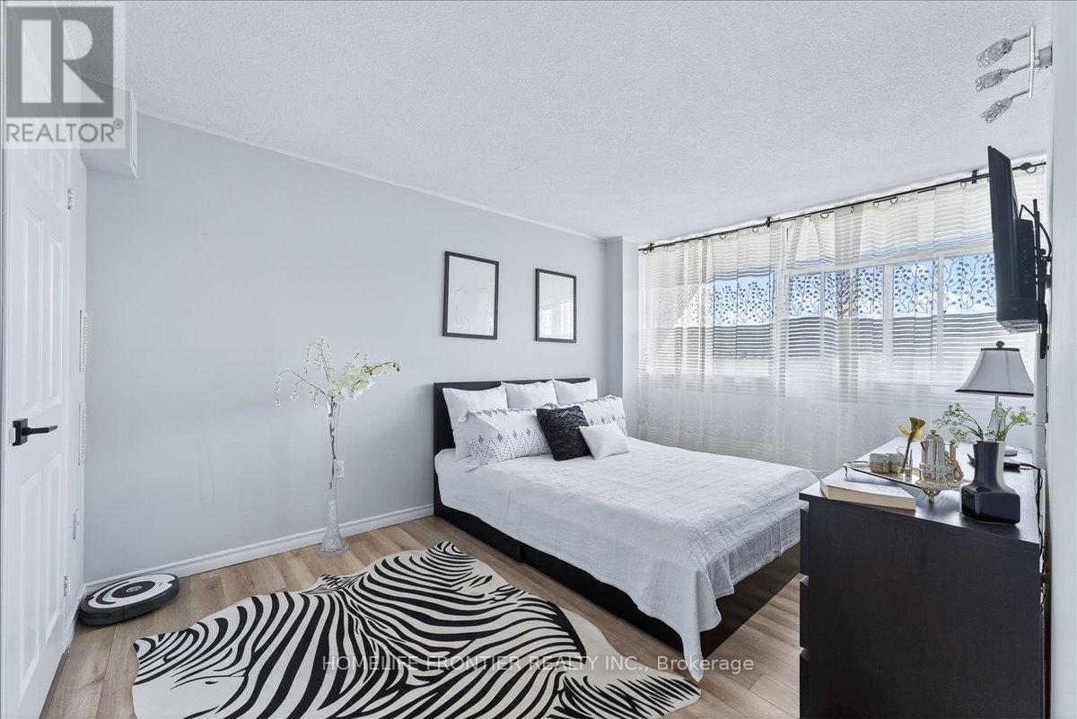 605 - 2301 Derry Road W, Mississauga, Ontario  L5N 2R4 - Photo 32 - W12630428