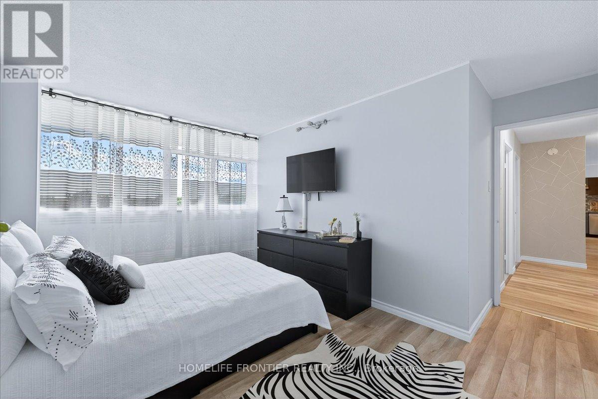 605 - 2301 Derry Road W, Mississauga, Ontario  L5N 2R4 - Photo 33 - W12630428