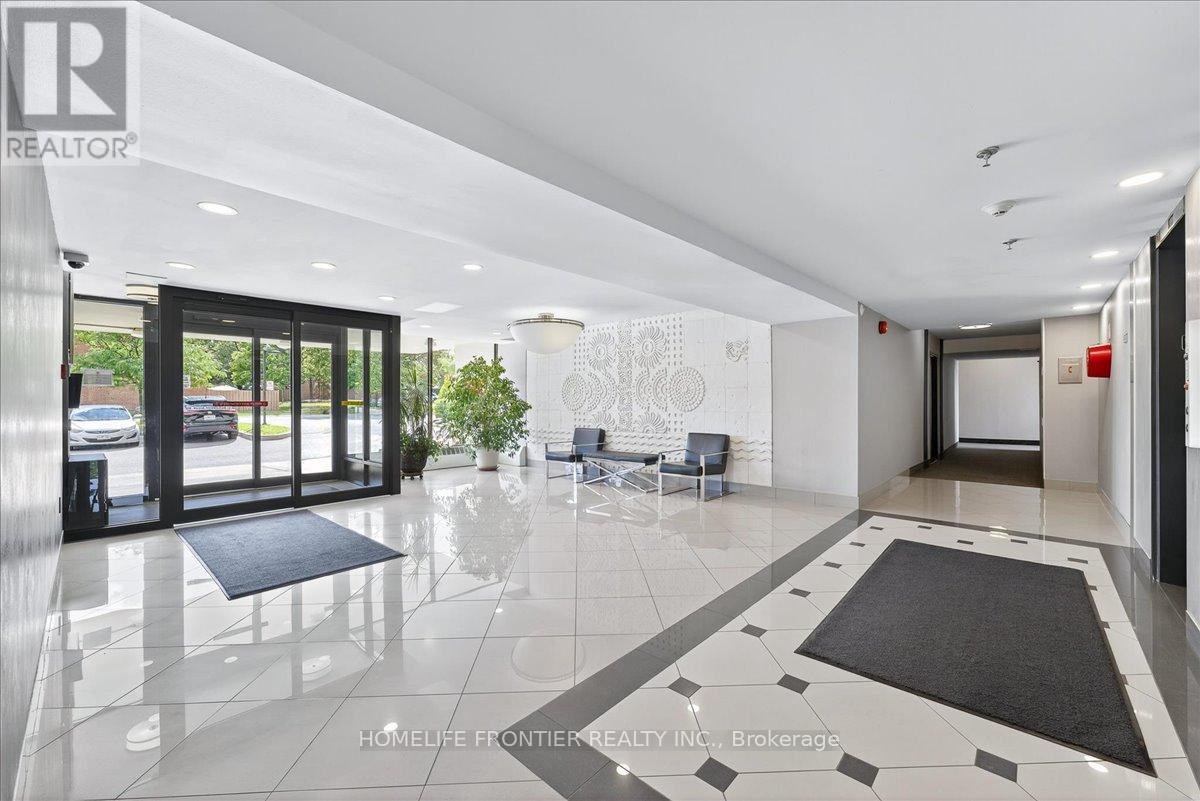 605 - 2301 Derry Road W, Mississauga, Ontario  L5N 2R4 - Photo 5 - W12630428