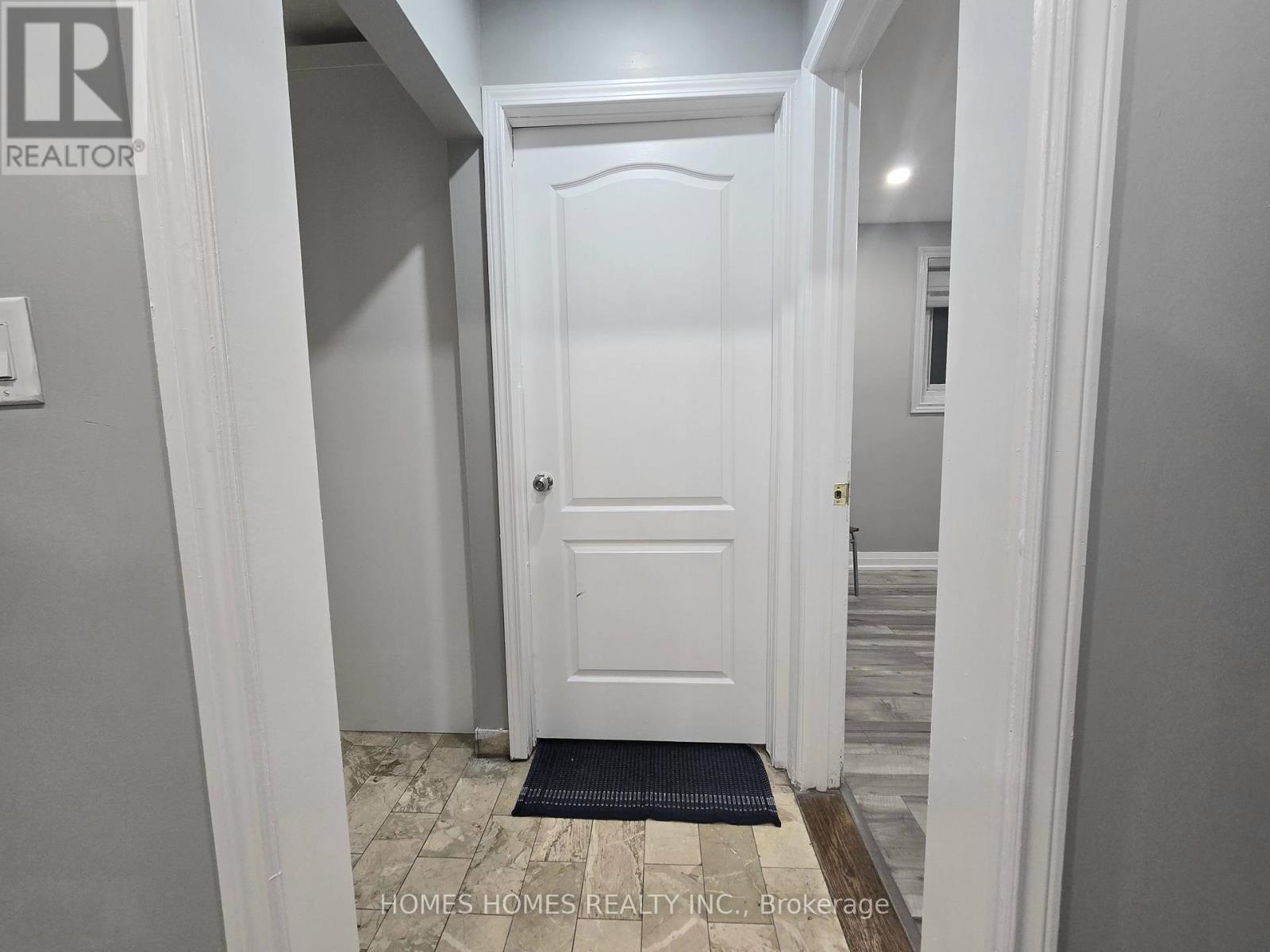 65 Elnathan Crescent, Toronto, Ontario  M9L 2G2 - Photo 12 - W12630464