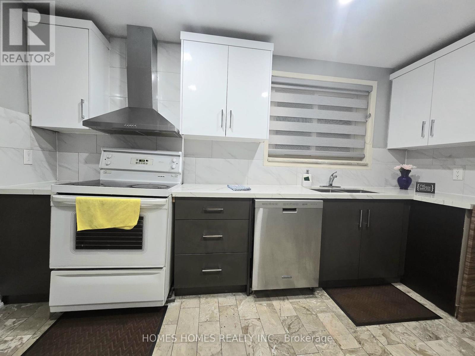 65 Elnathan Crescent, Toronto, Ontario  M9L 2G2 - Photo 15 - W12630464