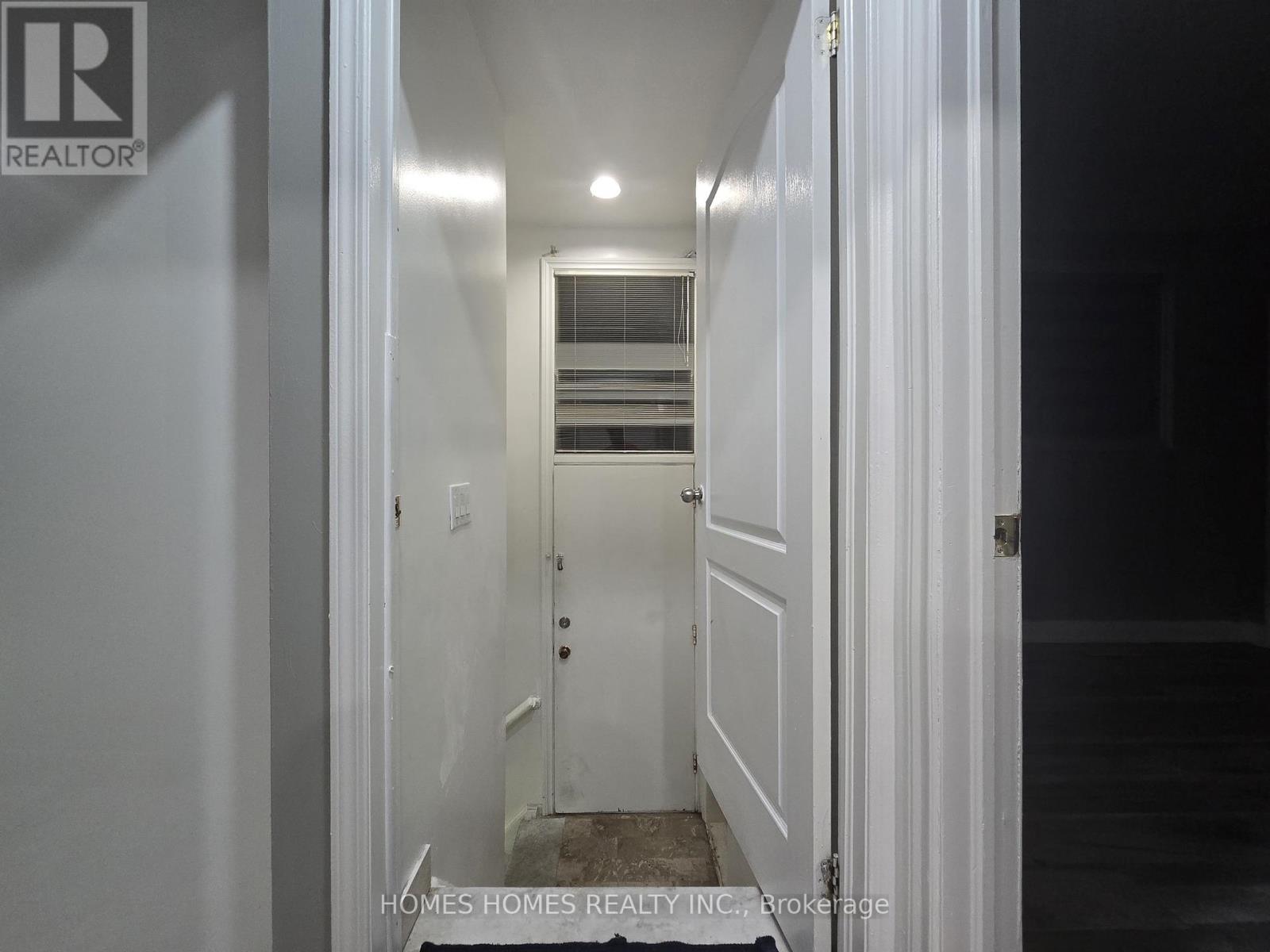 65 Elnathan Crescent, Toronto, Ontario  M9L 2G2 - Photo 24 - W12630464