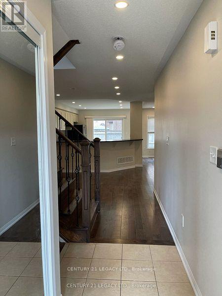 4 Caliper Road S, Brampton, Ontario  L6P 3P8 - Photo 2 - W12630516