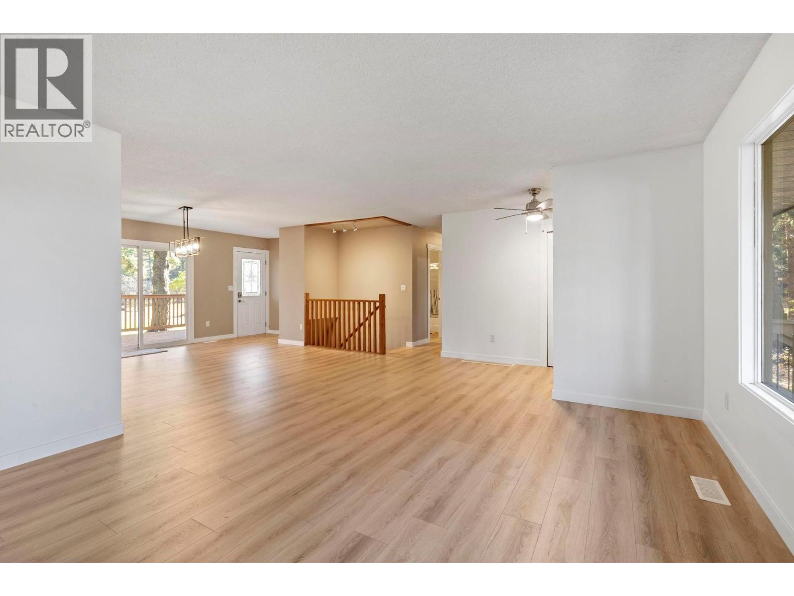 4019 Miller Road, Kelowna, British Columbia  V1W 4C7 - Photo 12 - 10371050