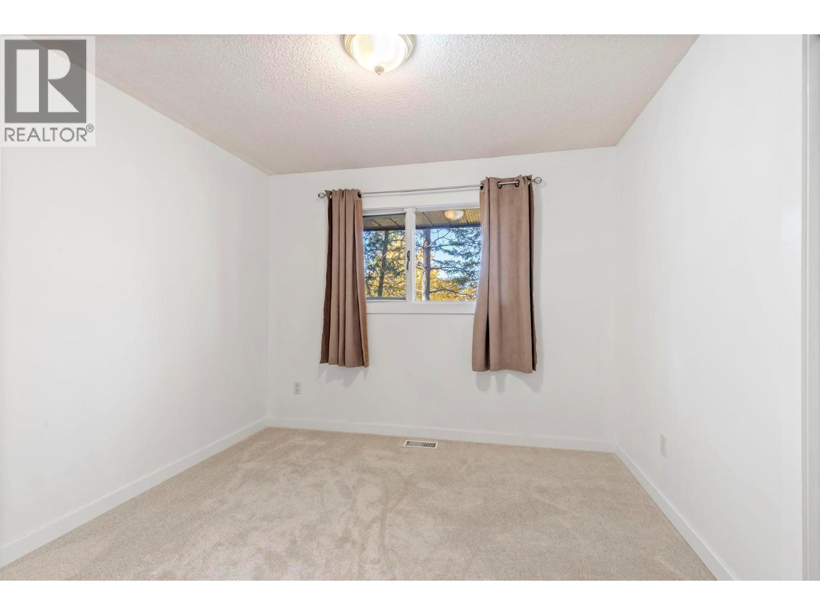 4019 Miller Road, Kelowna, British Columbia  V1W 4C7 - Photo 13 - 10371050