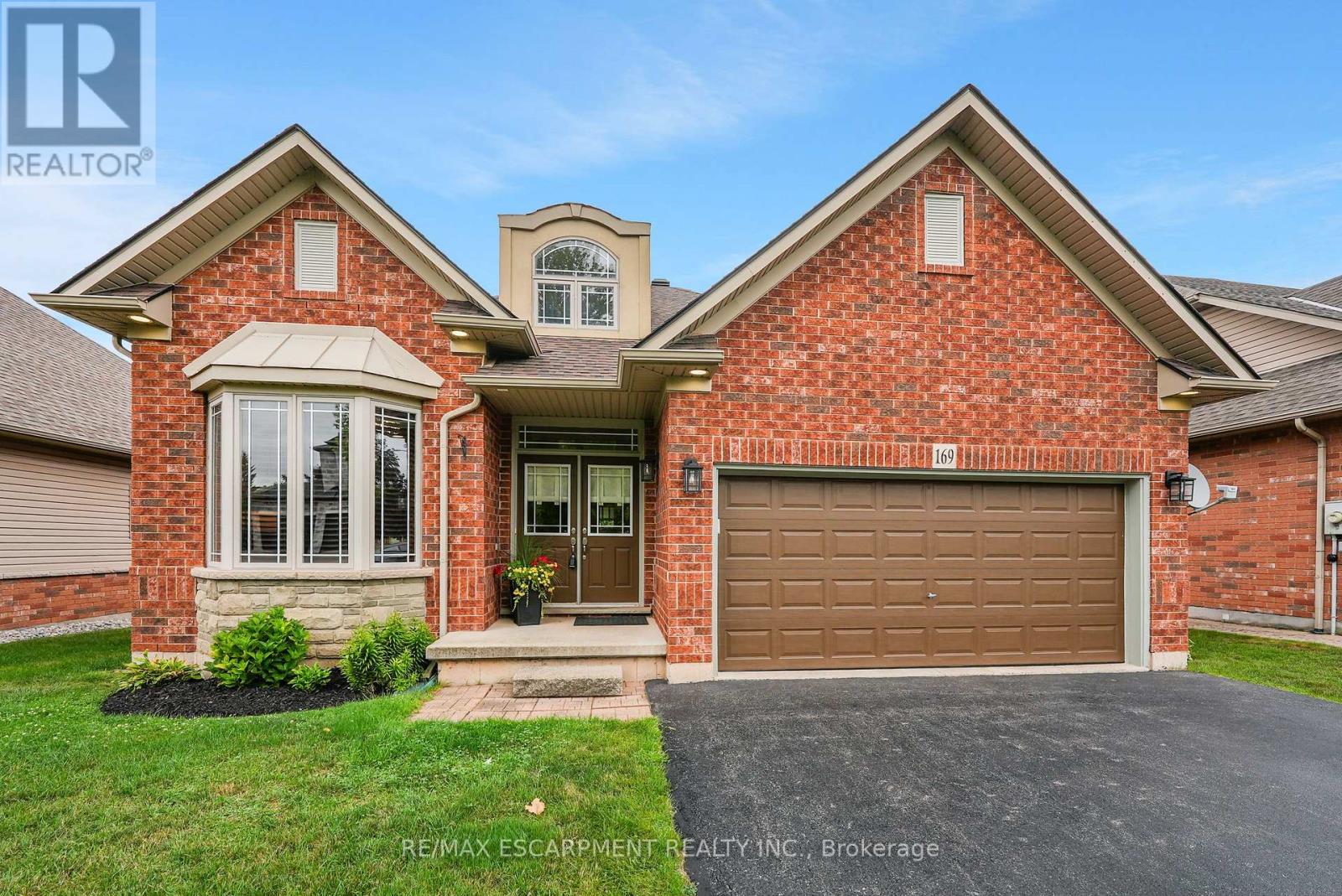 169 CENTRAL AVENUE, Grimsby, Ontario