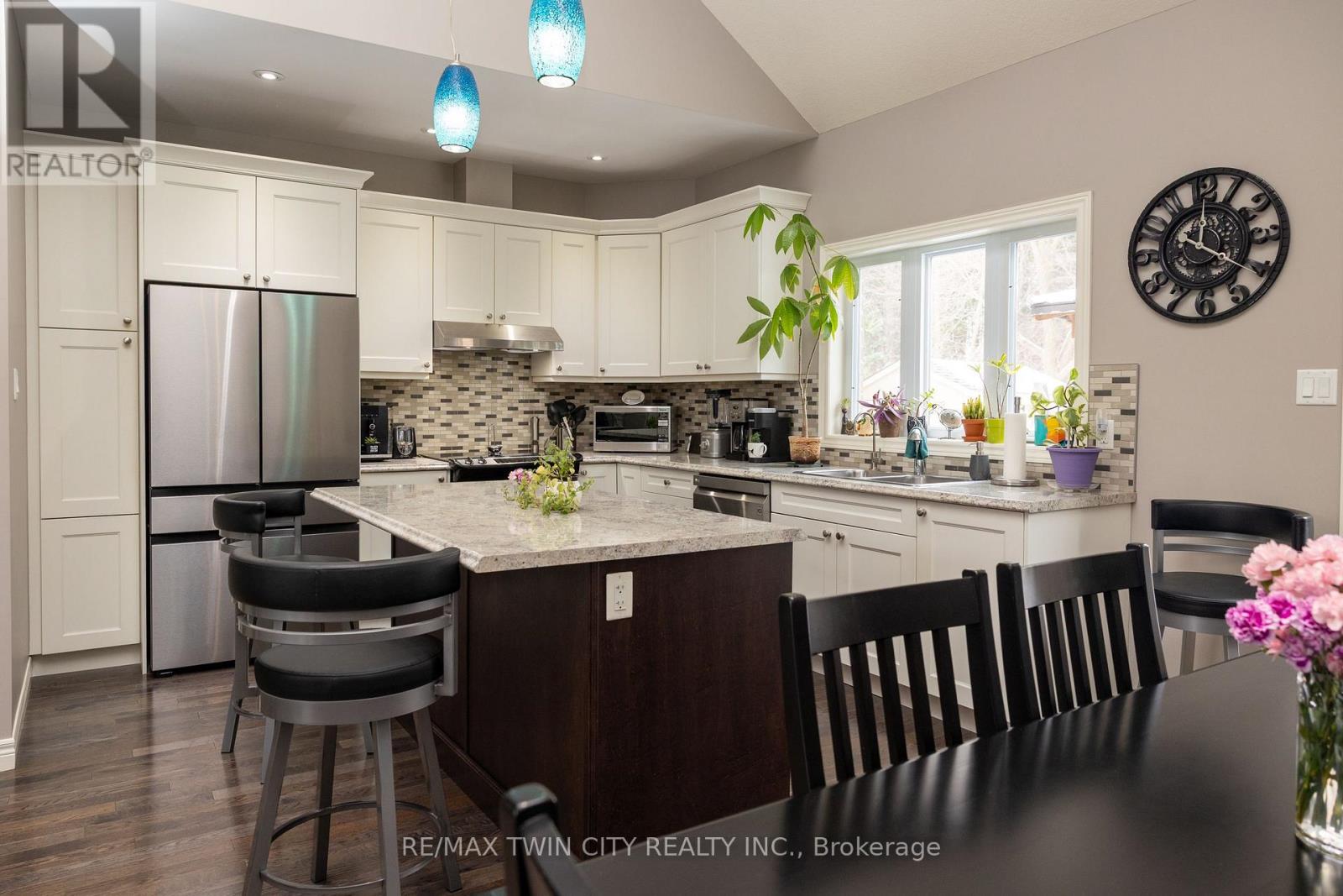 72 Newport Lane, Norfolk, Ontario  N0A 1N7 - Photo 13 - X12630502