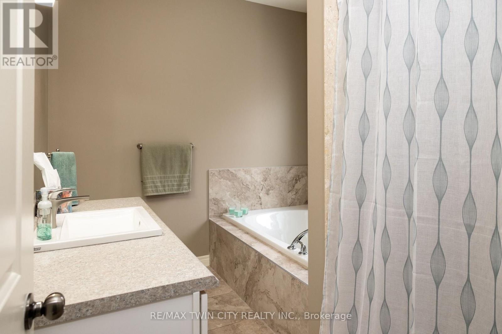 72 Newport Lane, Norfolk, Ontario  N0A 1N7 - Photo 19 - X12630502