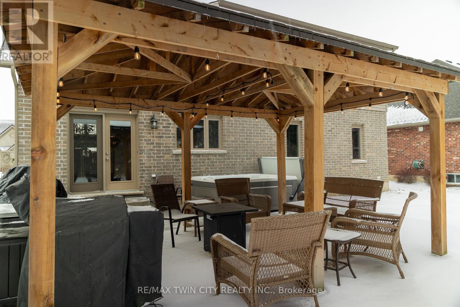 72 Newport Lane, Norfolk, Ontario  N0A 1N7 - Photo 7 - X12630502