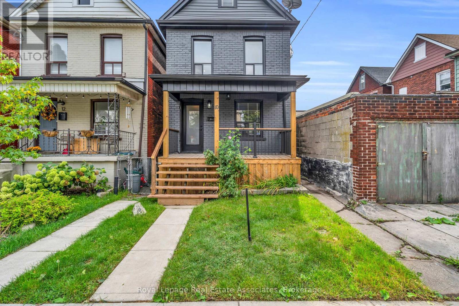 10 Gordon Street, Hamilton, Ontario  L8L 3H2 - Photo 2 - X12630512