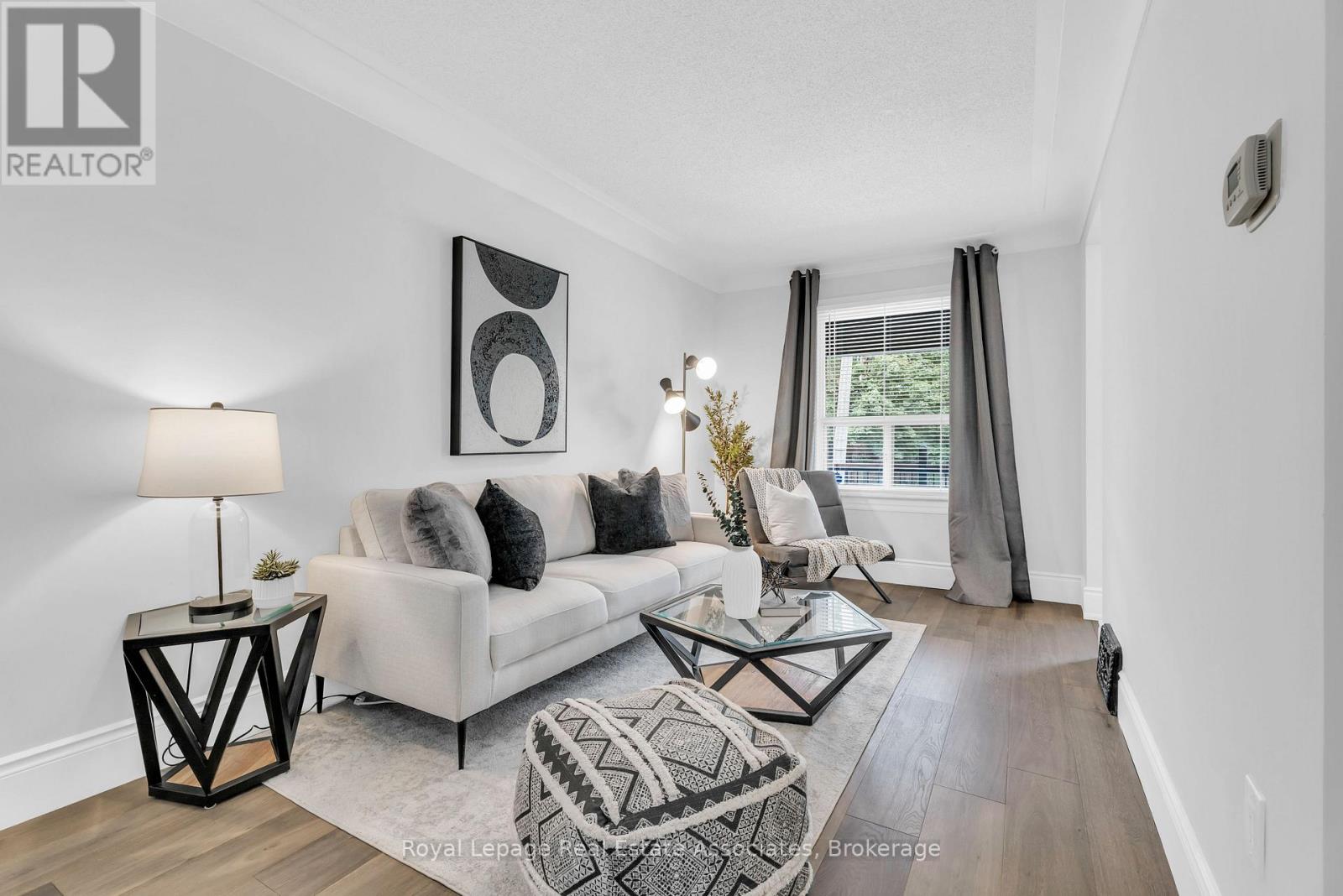 10 Gordon Street, Hamilton, Ontario  L8L 3H2 - Photo 9 - X12630512