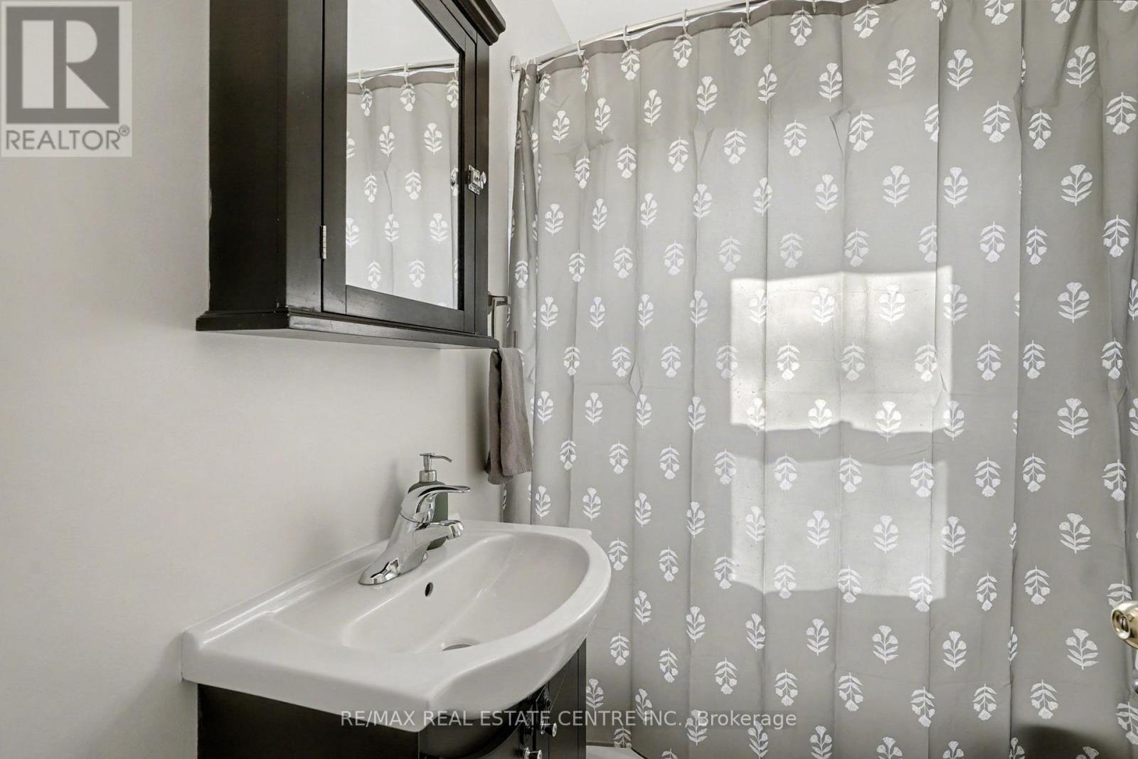 60 Rife Avenue, Cambridge, Ontario  N3C 2G7 - Photo 30 - X12630540