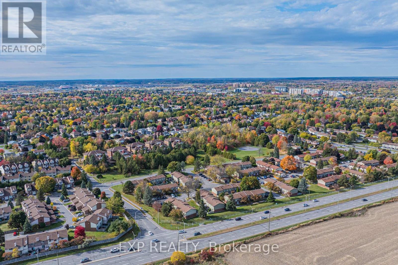 208 Stratas Court, Ottawa, Ontario  K2L 3K5 - Photo 3 - X12630576