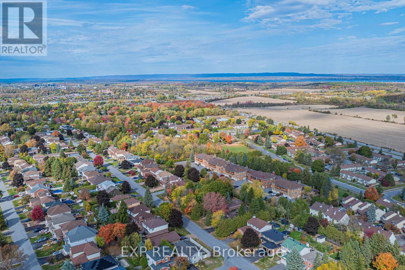 208 Stratas Court, Ottawa, Ontario  K2L 3K5 - Photo 5 - X12630576