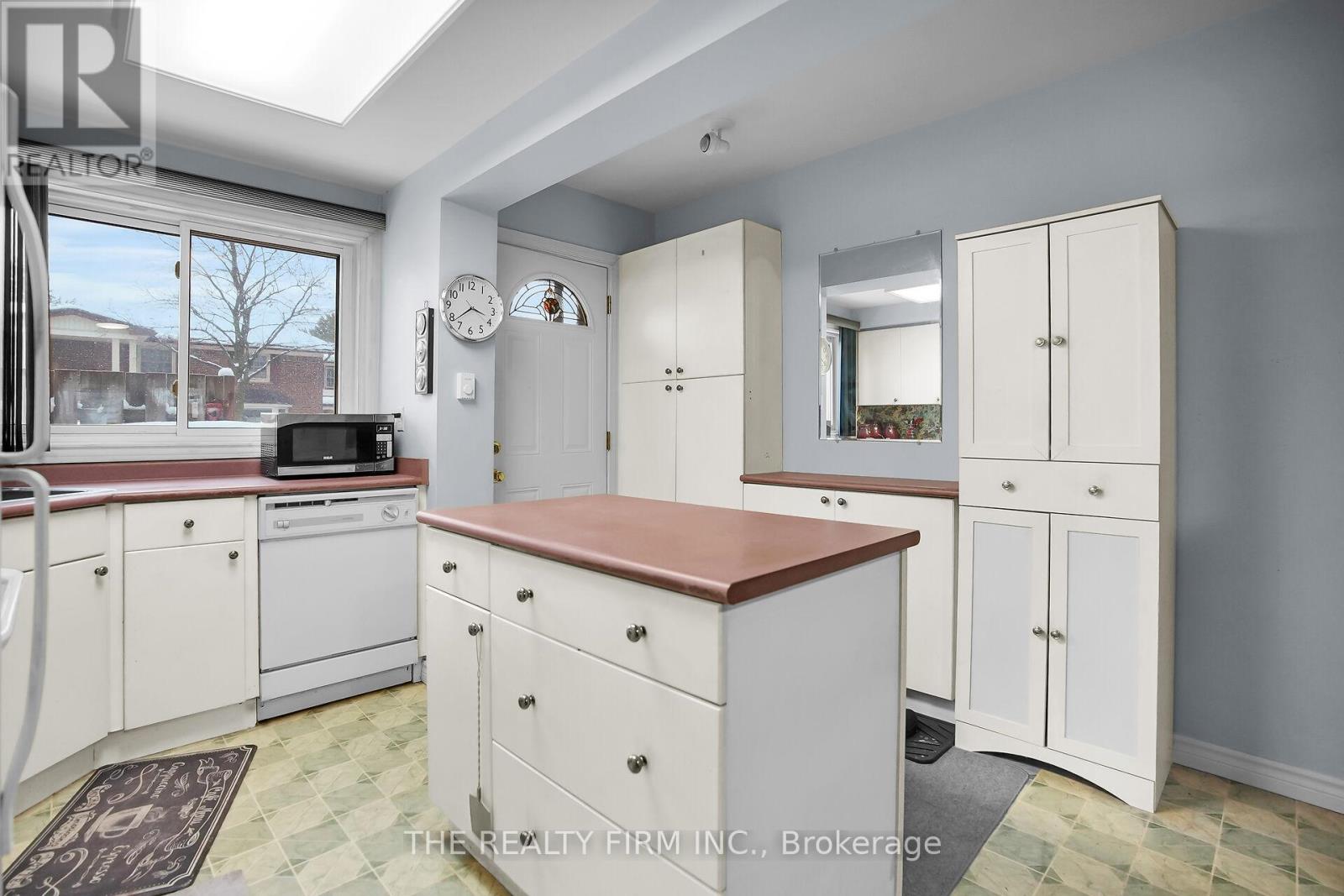 996 Kipps Lane, London East, Ontario  N5Y 4S5 - Photo 2 - X12630592