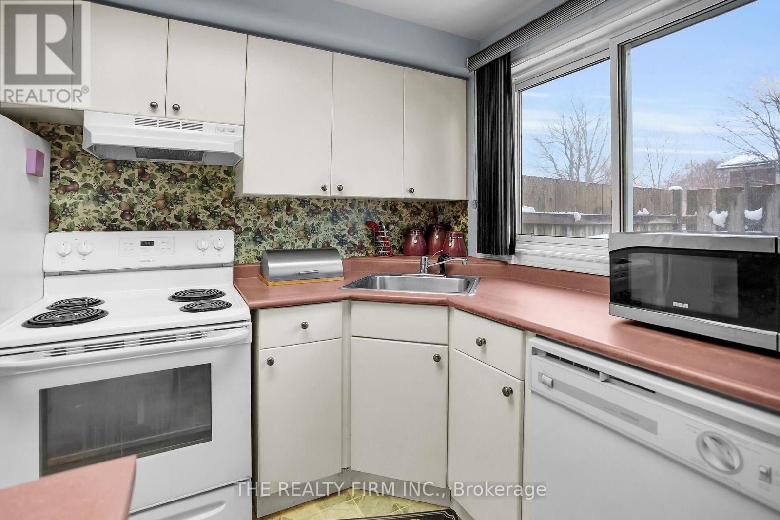 996 Kipps Lane, London East, Ontario  N5Y 4S5 - Photo 4 - X12630592