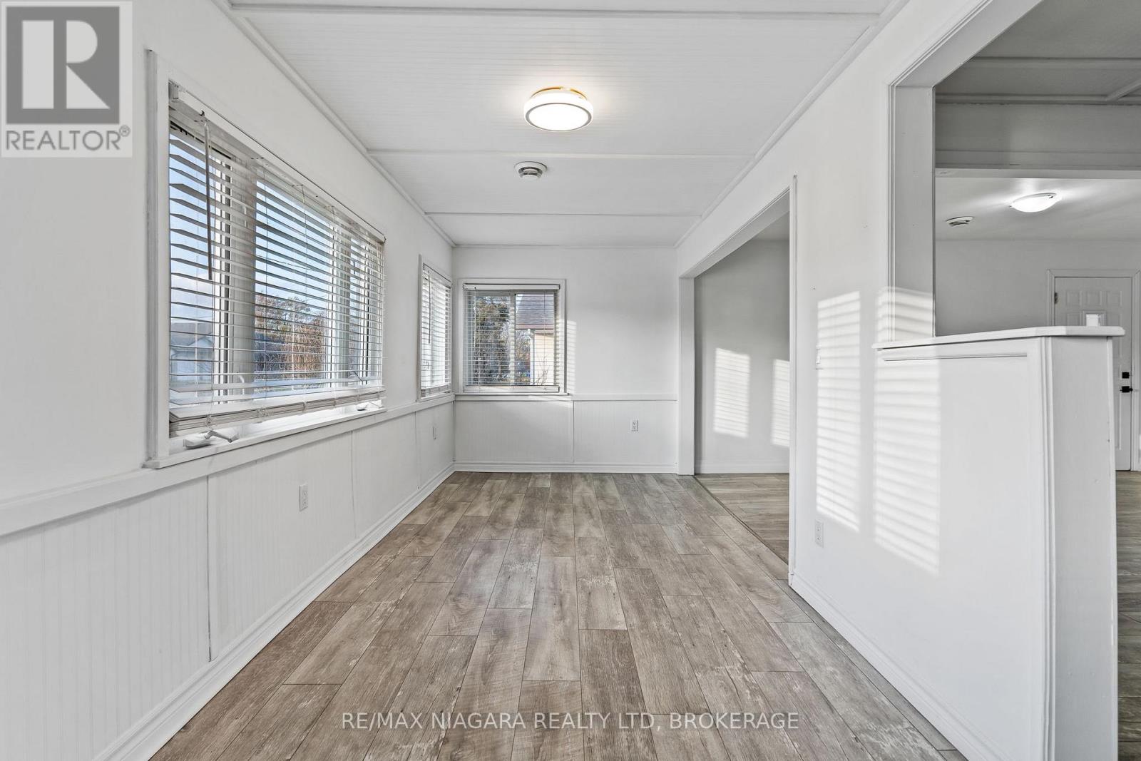 396 Fairview Road, Fort Erie (Crescent Park), Ontario  L2A 4S2 - Photo 10 - X12630590