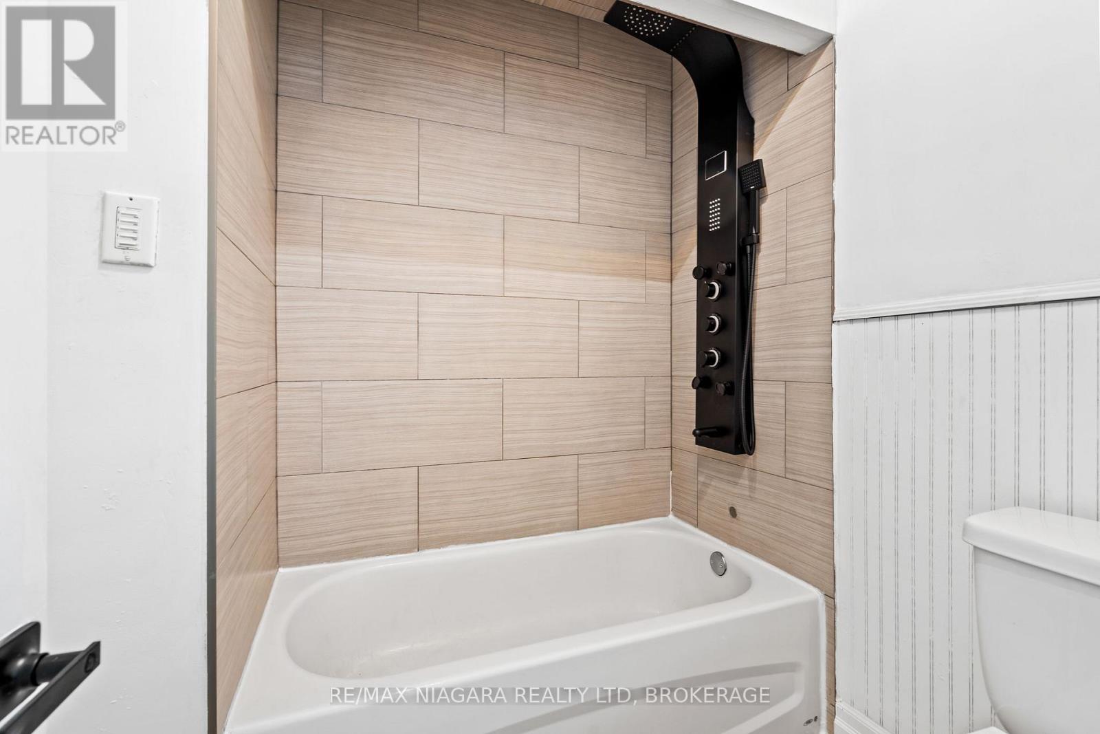 396 Fairview Road, Fort Erie (Crescent Park), Ontario  L2A 4S2 - Photo 14 - X12630590