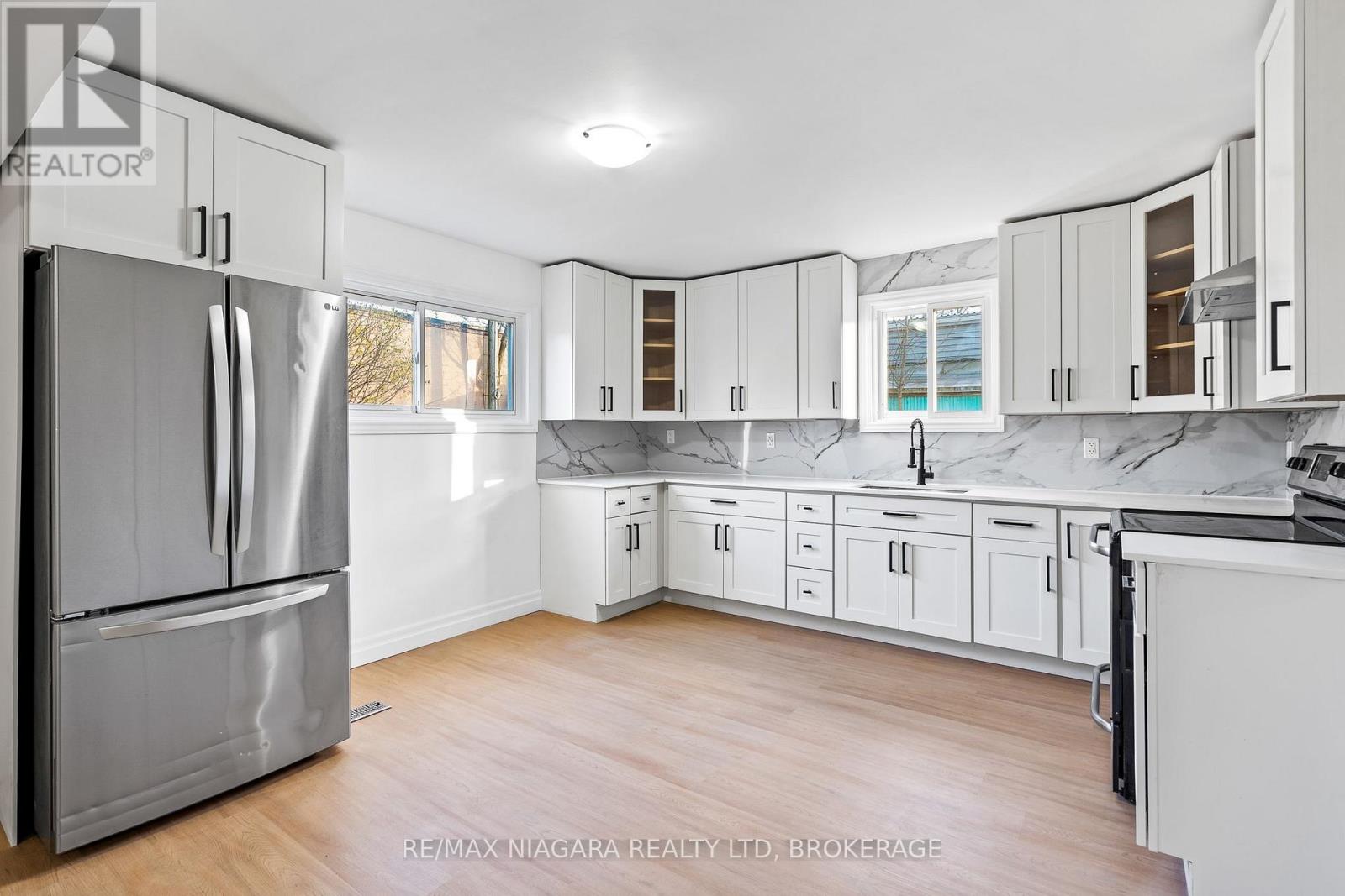 396 Fairview Road, Fort Erie (Crescent Park), Ontario  L2A 4S2 - Photo 20 - X12630590