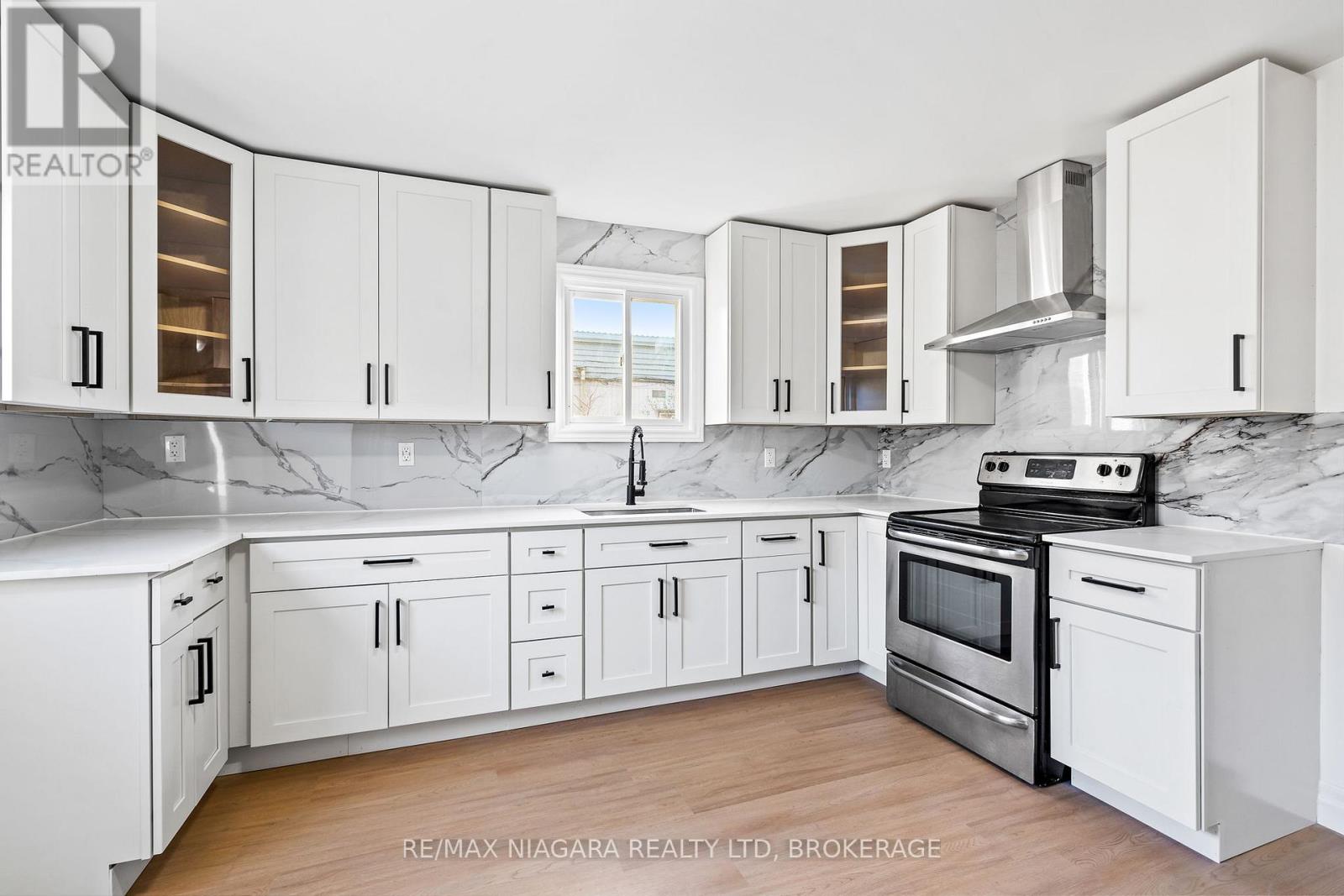 396 Fairview Road, Fort Erie (Crescent Park), Ontario  L2A 4S2 - Photo 21 - X12630590