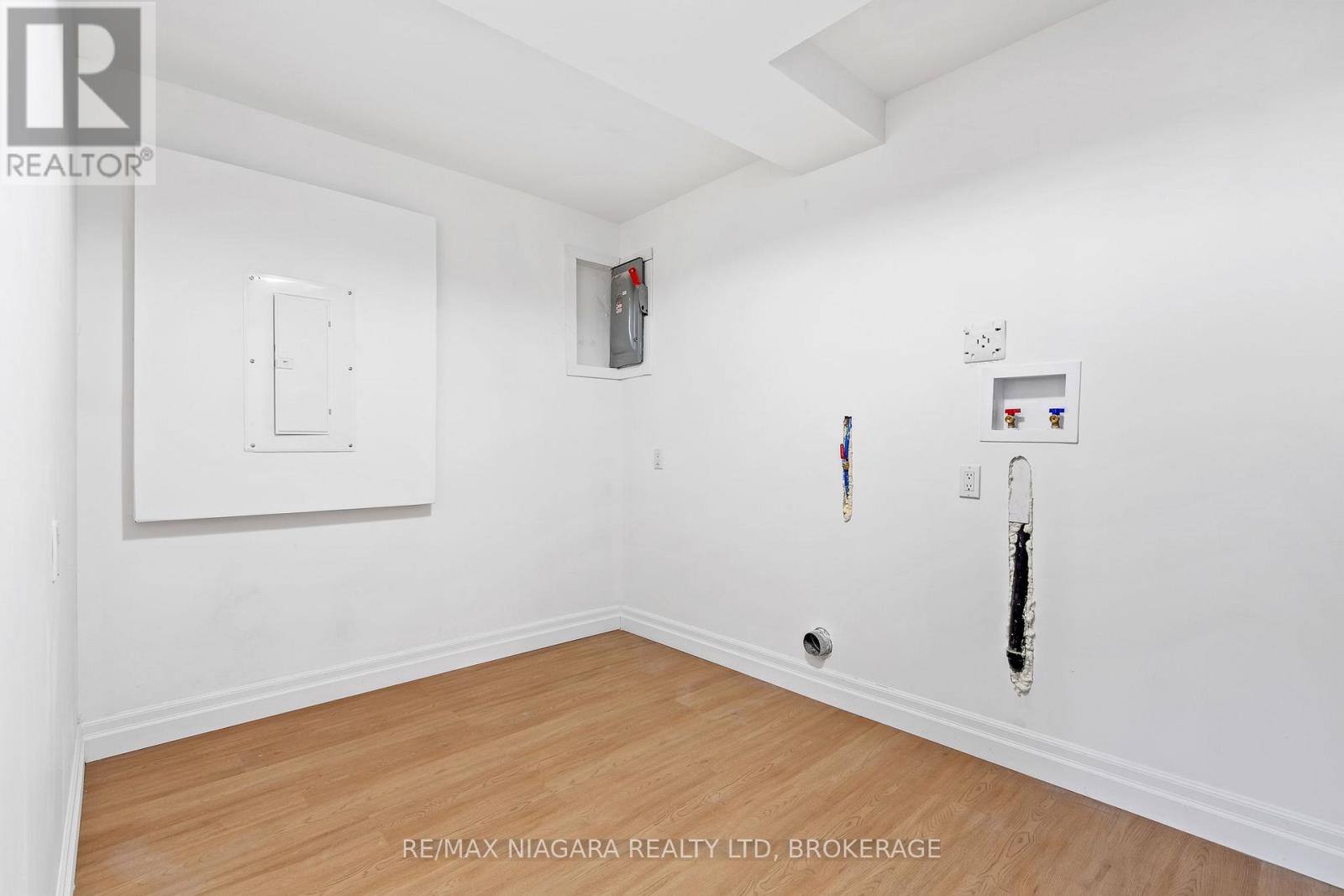 396 Fairview Road, Fort Erie (Crescent Park), Ontario  L2A 4S2 - Photo 22 - X12630590