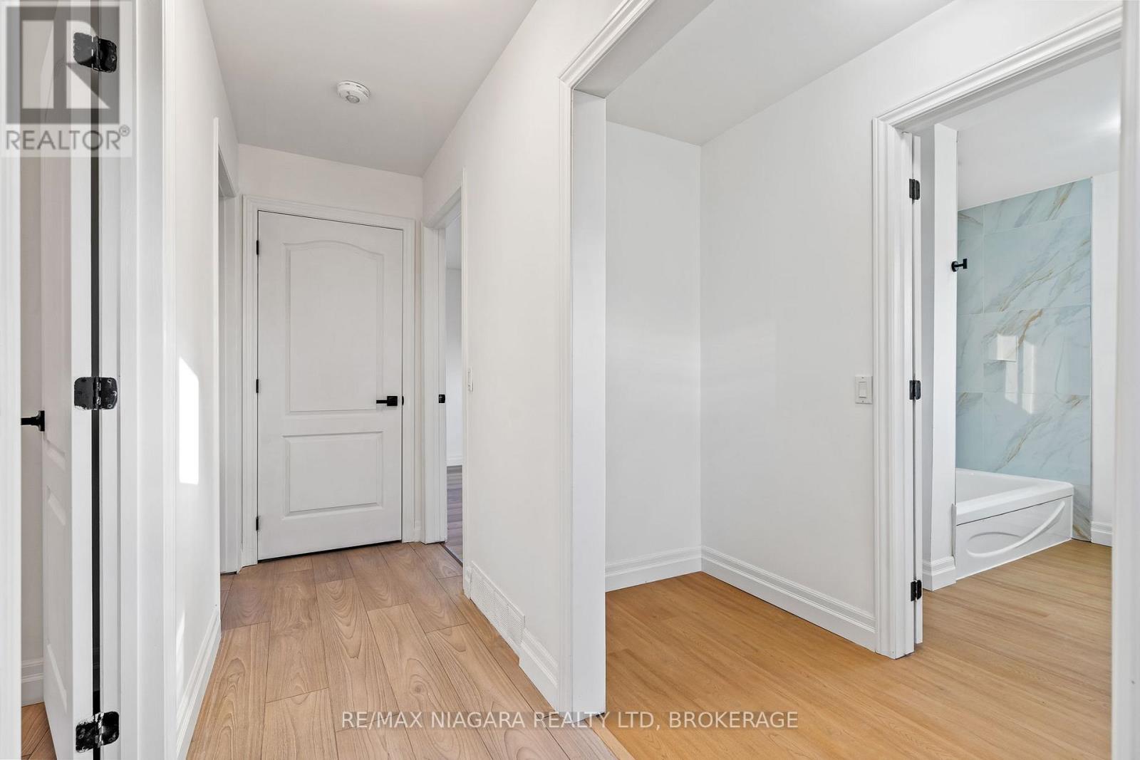 396 Fairview Road, Fort Erie (Crescent Park), Ontario  L2A 4S2 - Photo 23 - X12630590