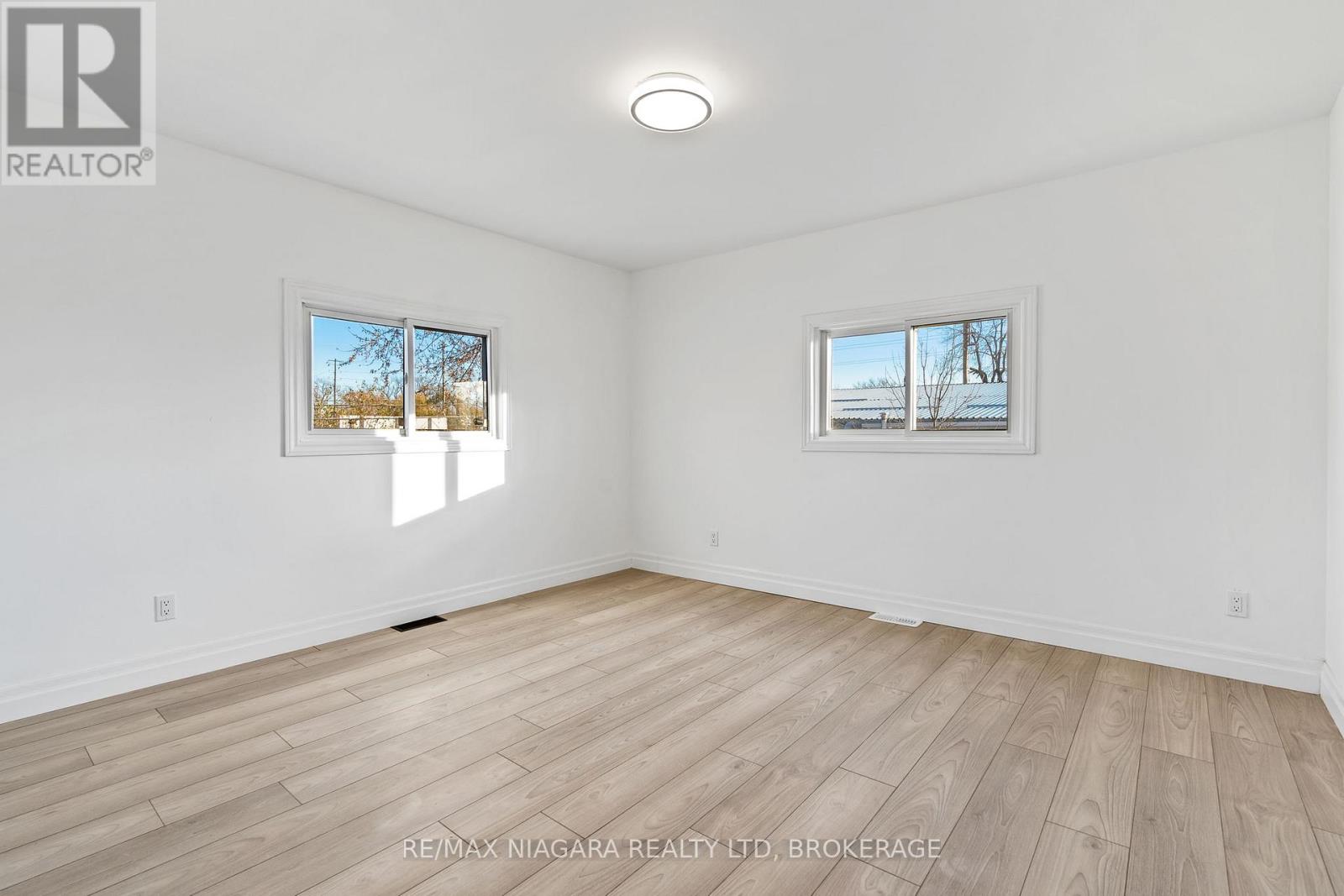 396 Fairview Road, Fort Erie (Crescent Park), Ontario  L2A 4S2 - Photo 29 - X12630590