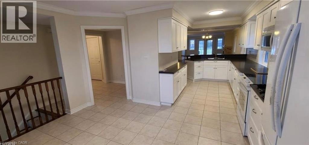 520 Silken Lauamnn Drive, Newmarket, Ontario  L3X 2S7 - Photo 10 - 40793753